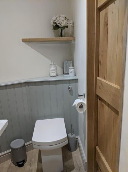 Barley - Cosy Stylish Apartment - Easy Access To Bath And Many Nearby Attractions Box  Exterior foto